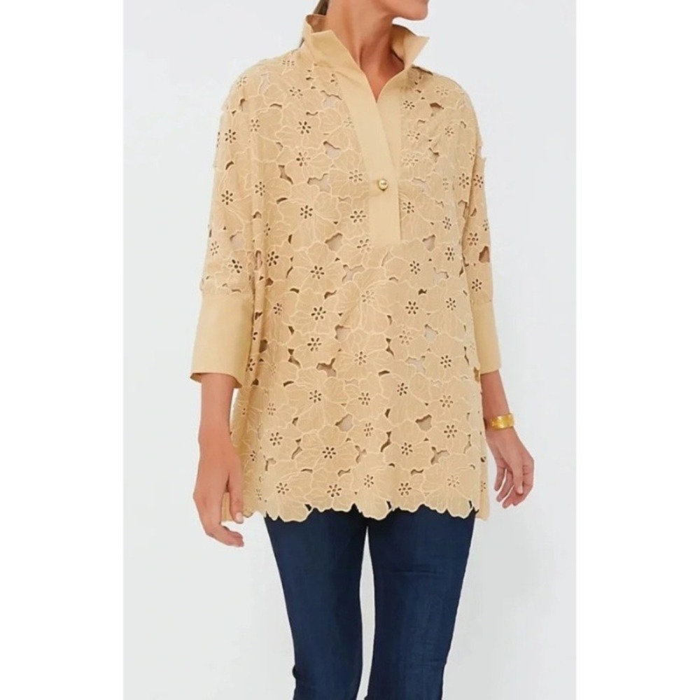 Tuckernuck‎ Tan Floral Eyelet Willow Blouse Scalloped Hem Stand Collar Small EUC